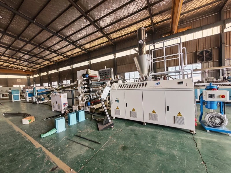 1200 mm линия за екструдиране на PVC тънки листове