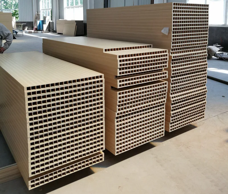 Кои пластмасови материали са подходящи за производство на WPC врата?