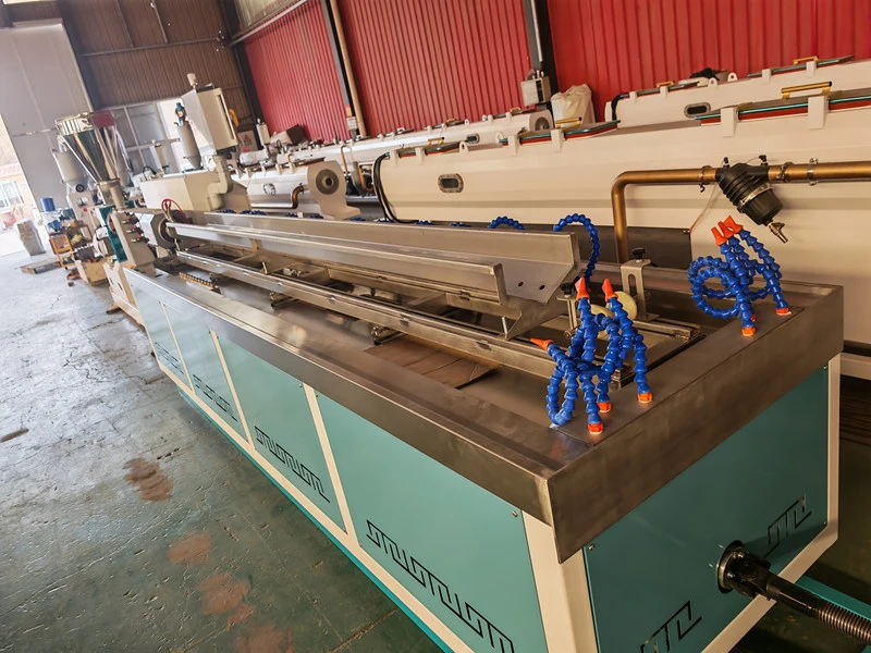 Линия за екструдиране на ABS профили