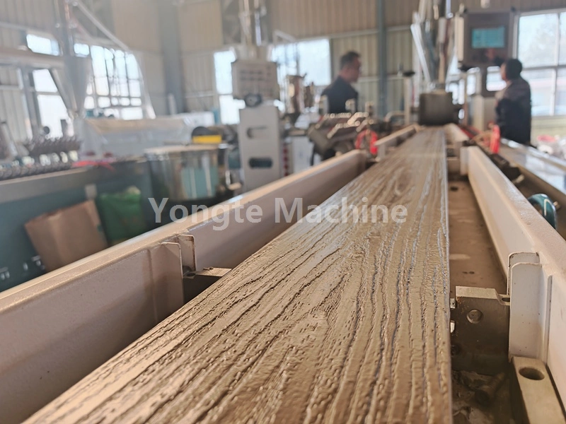 Композитна машина за пластмасови и текстилни отпадъци