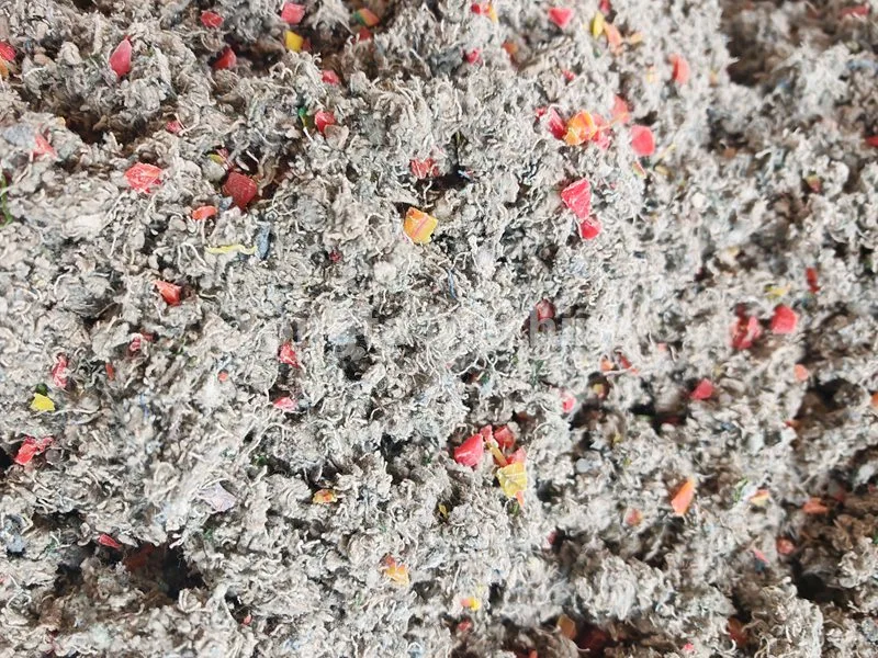 Машина за рециклиране на отпадъци от дрехи и пластмаса